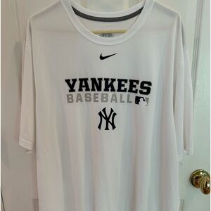 New with tags Nike T shirt mens size xl